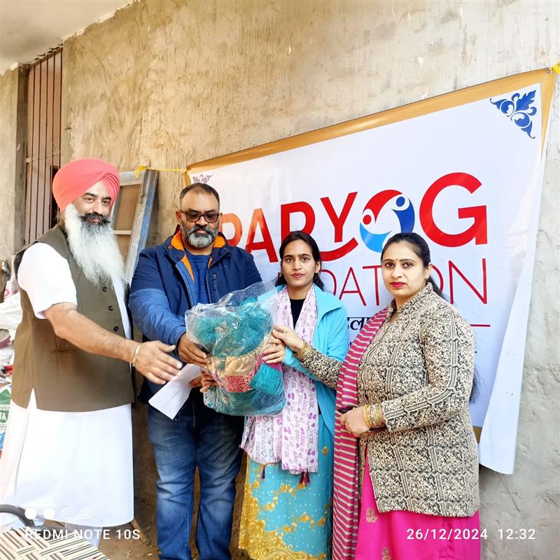 चंडीगढ़ की शास्त्री नगर कालोनी में प्रयोग फाउंडेशन द्वारा बत्तरा जी लहंगे वालों के सहयोग से जरूरतमंद परिवारों की लड़कियों को शादी की ड्रेस वितरित की गई।